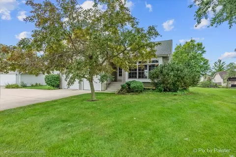 474 Briarcliff Ln, Bartlett, IL 60103 photo 2