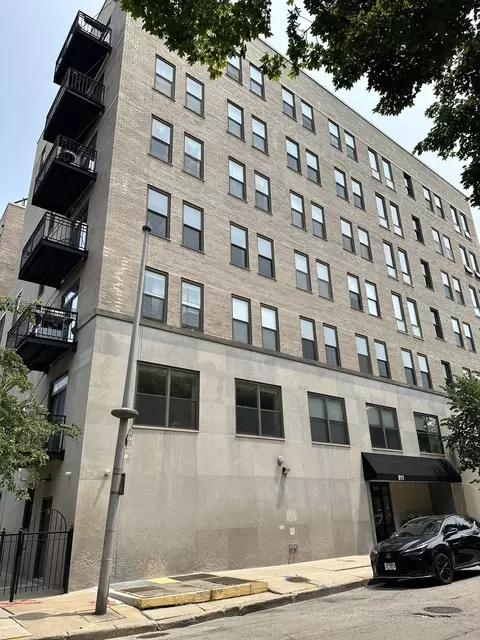 811 S Lytle St #108, Chicago, IL 60607