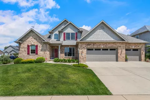 2002 Savanna Dr, Champaign, IL 61822