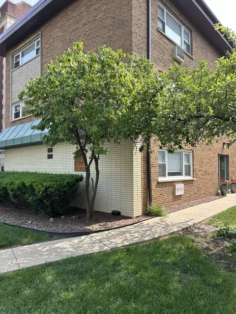 214 S Oak Park Ave #2, Oak Park, IL 60302