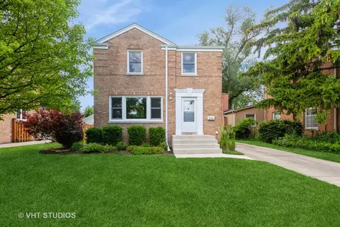 636 S 10th Ave, La Grange, IL 60525