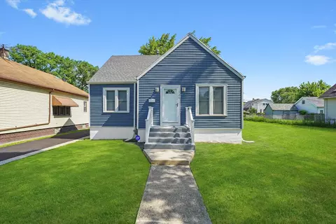536 E 155th St, Phoenix, IL 60426
