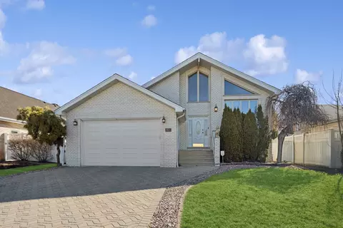 7505 Blazer Ave, Justice, IL 60458