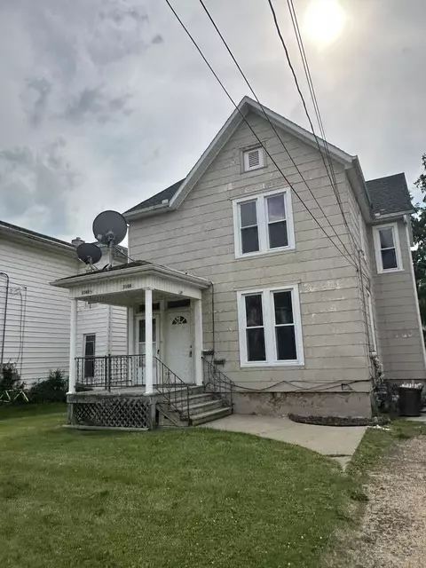 1108 S Carroll Ave, Freeport, IL 61032