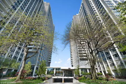 4250 N Marine Dr #1013, Chicago, IL 60613