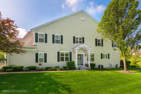 Exterior - 1110 Pine Valley Ct, Elgin, IL 60124 photo 5 of 7