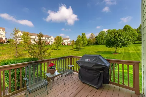 Exterior - 1110 Pine Valley Ct, Elgin, IL 60124 photo 2 of 7