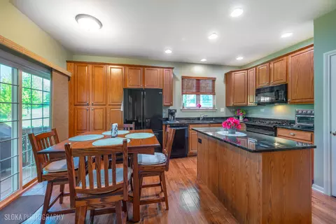 Kitchen - 1110 Pine Valley Ct, Elgin, IL 60124 photo 2 of 2