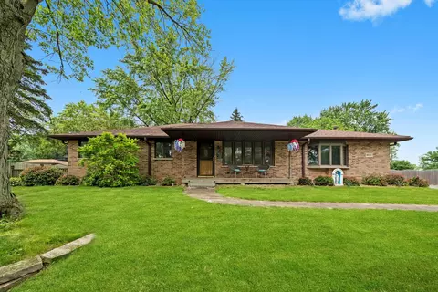 8950 S 84th Ave, Hickory Hills, IL 60457
