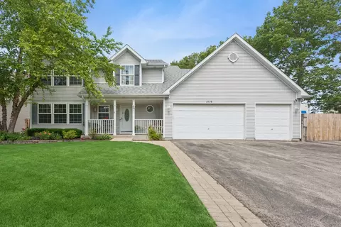 1519 Parkside Dr, Plainfield, IL 60586