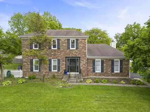 1004 Evergreen Dr, Carol Stream, IL 60188