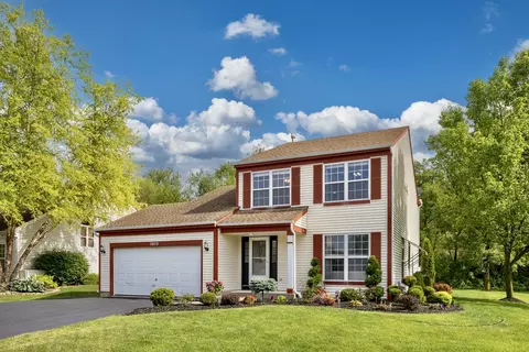 2853 Forestview Dr, Carpentersville, IL 60110