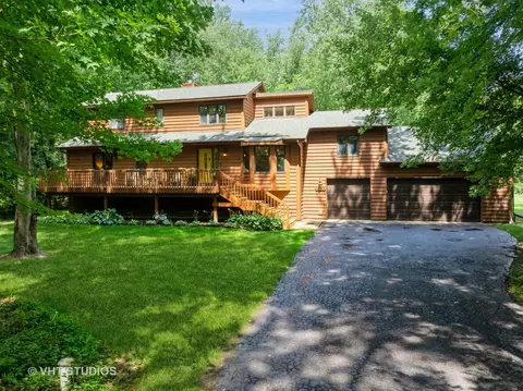 2320 Crystal Way, Crystal Lake, IL 60014