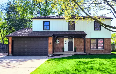 4532 Waubansie Ln, Lisle, IL 60532