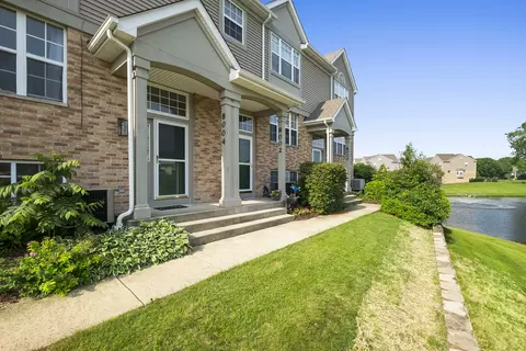 8004 Windsor Dr #8004, Darien, IL 60561
