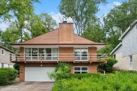 611 Hillside Dr, Highland Park, IL 60035