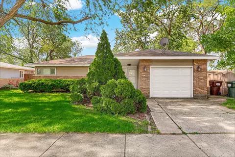 431 Lakewood Blvd, Park Forest, IL 60466