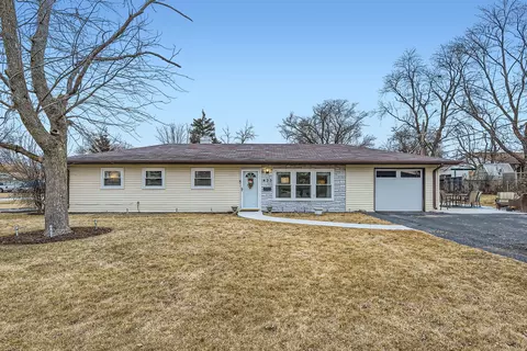 435 Hazelwood Ln, Glenview, IL 60025