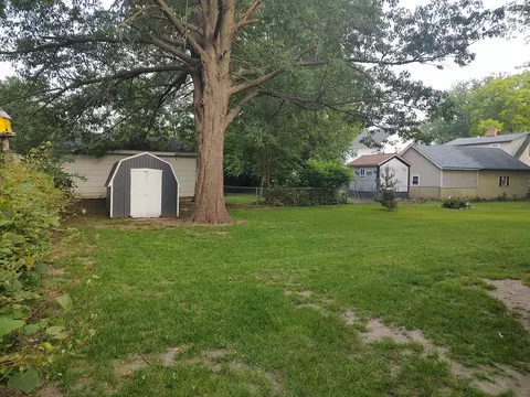 Exterior - 617 E Jackson St, Belvidere, IL 61008 photo 3 of 4