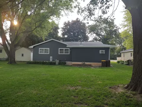 Exterior - 617 E Jackson St, Belvidere, IL 61008 photo 4 of 4