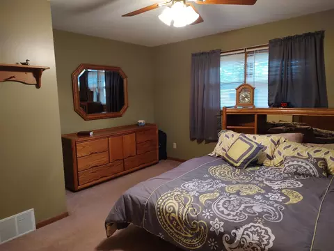 Bedroom - 617 E Jackson St, Belvidere, IL 61008 photo 2 of 4