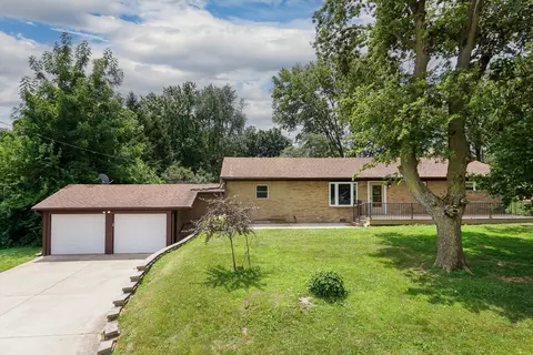 116 W C St, Delavan, IL 61734