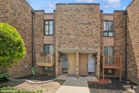 1537 Sycamore Pl, Schaumburg, IL 60173