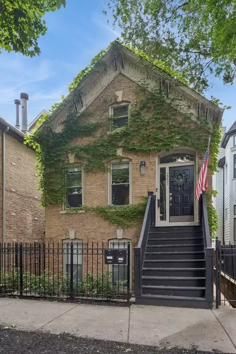 2233 N Janssen Ave, Chicago, IL 60614