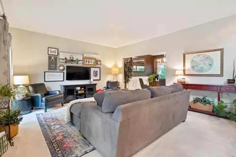 661 Regal Ln, Algonquin, IL 60102 photo 5