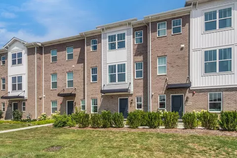1058 E Oakton St, Des Plaines, IL 60018 photo 2