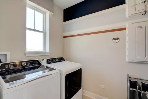 1058 E Oakton St, Des Plaines, IL 60018 photo 32
