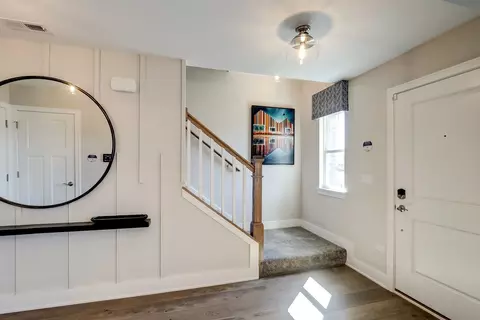 1058 E Oakton St, Des Plaines, IL 60018 photo 3