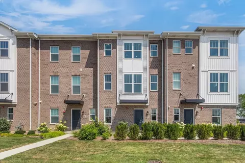 1058 E Oakton St, Des Plaines, IL 60018
