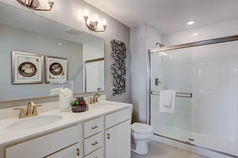 1058 E Oakton St, Des Plaines, IL 60018 photo 25