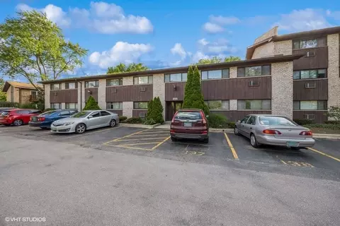 4436 Arbor Cir #4, Downers Grove, IL 60515