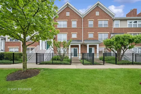 412 W Wood St, Palatine, IL 60067