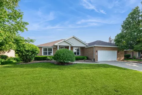 1108 Yamma Rdg, New Lenox, IL 60451