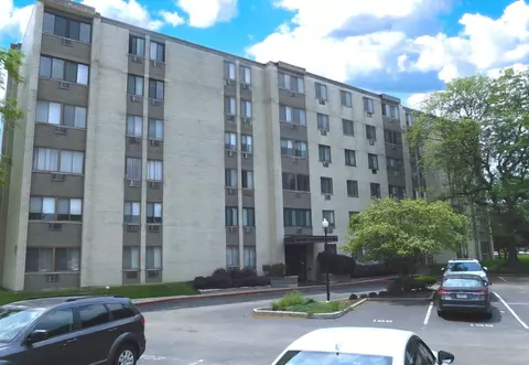 9740 S Pulaski Rd #107, Oak Lawn, IL 60453
