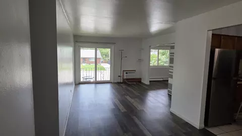 Living - 9446 Dee Rd #2E, Des Plaines, IL 60016 photo 4 of 9