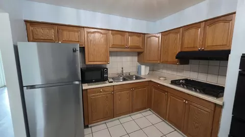 Kitchen - 9446 Dee Rd #2E, Des Plaines, IL 60016 photo 1 of 4