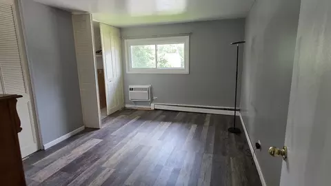Bedroom - 9446 Dee Rd #2E, Des Plaines, IL 60016 photo 2 of 4