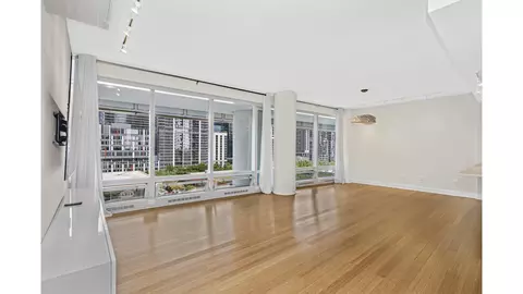 Living - 340 E Randolph St #404, Chicago, IL 60601 photo 1 of 3