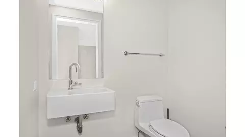 Bath - 340 E Randolph St #404, Chicago, IL 60601 photo 3 of 3