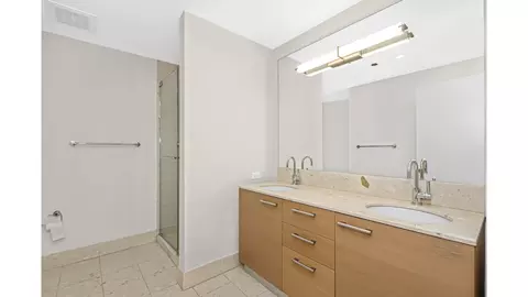 Bath - 340 E Randolph St #404, Chicago, IL 60601 photo 1 of 3
