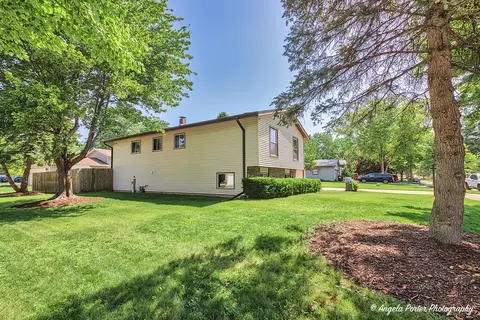 5108 Cambridge Dr, Mchenry, IL 60050 photo 2