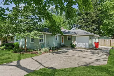 1704 Chevy Chase Dr, Champaign, IL 61821