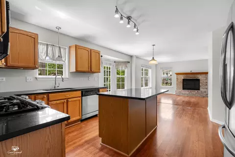 Kitchen - 2008 Crosswind Dr, Plainfield, IL 60586 photo 1 of 4