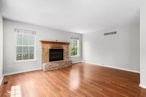 Living - 2008 Crosswind Dr, Plainfield, IL 60586 photo 5 of 6