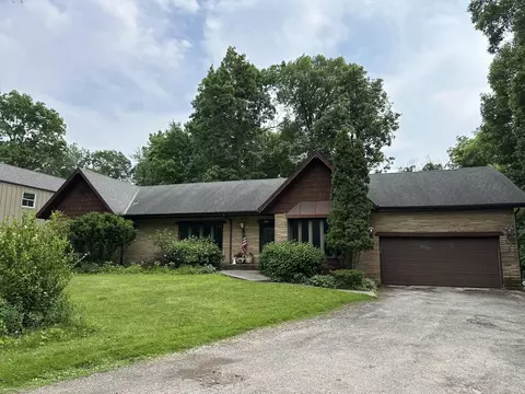205 Timber Trail Dr, Oak Brook, IL 60523