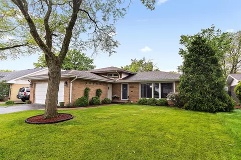 18806 Juhlin Dr, Homewood, IL 60430